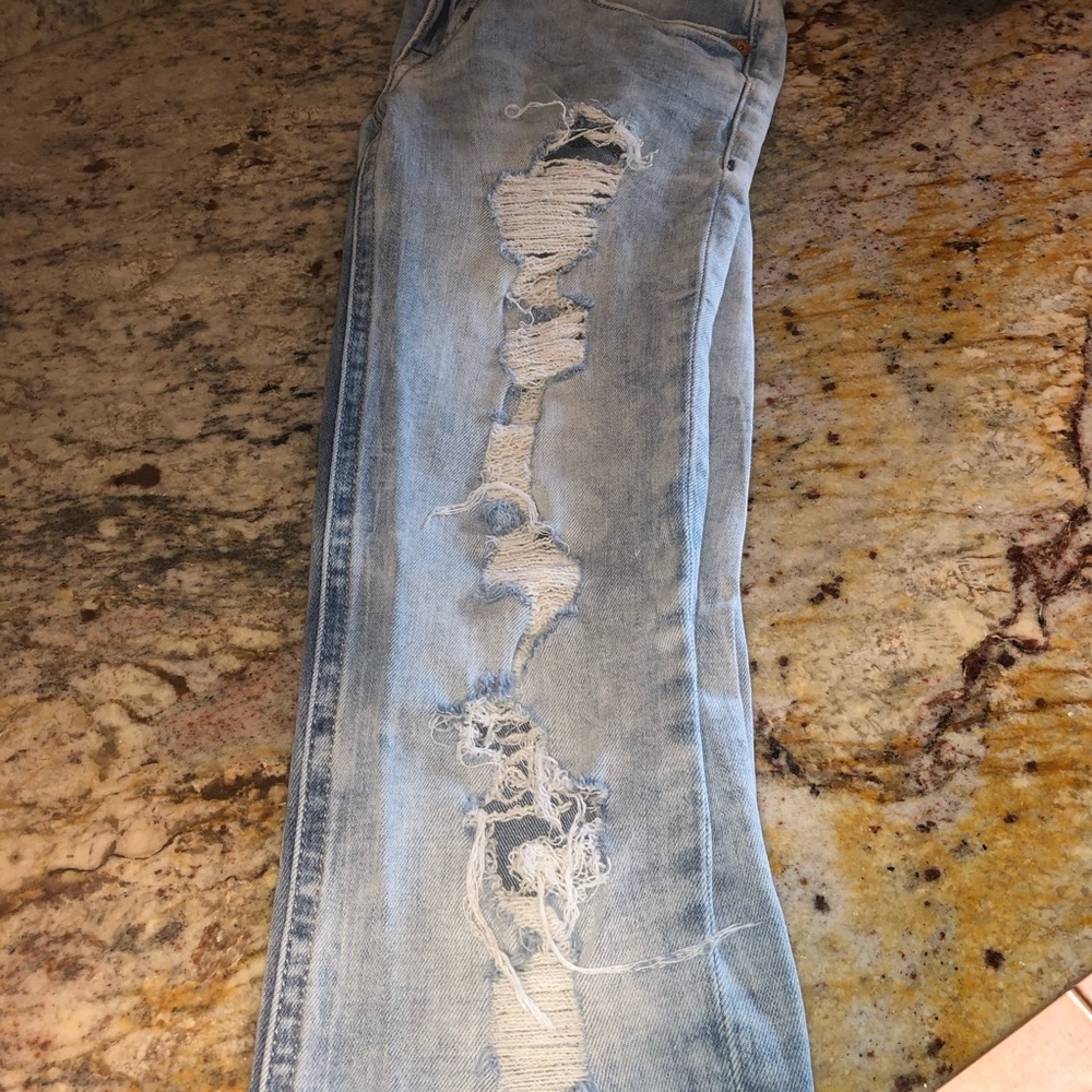 Ripped Jeans - Picture 2 of 6